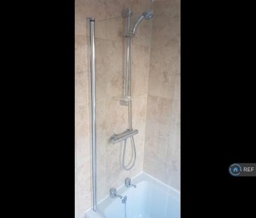 2 bedroom end of terrace house to rent - Photo 5