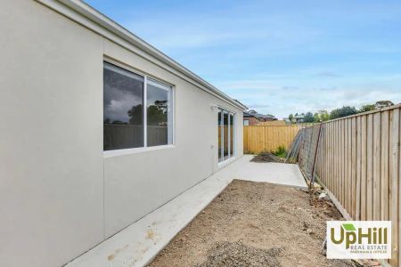 “Newly Built 5-Bedroom Family Home Close to Everything!” - Photo 2