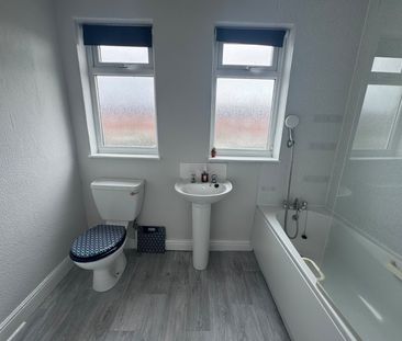 3 bedroom terraced house to rent - Photo 3