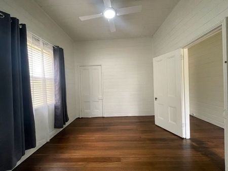 3-Bedroom Cottage in the Heart of Smithtown - Photo 2