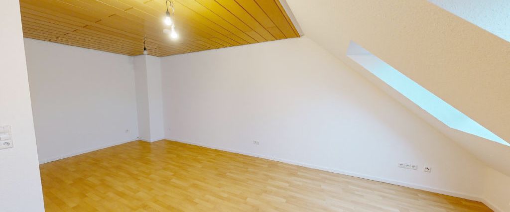 Top-moderne 3-Zimmer-Wohnung im Dachgeschoss und eigenem Stellplatz! Ohne Balkon!(CA 4768) - Photo 1