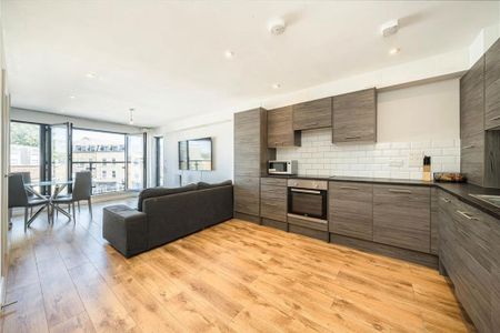 2 bedroom flat to rent - Photo 2