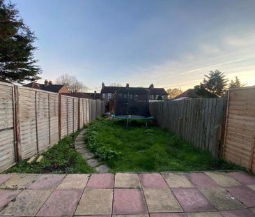 2 bedroom terraced house to rent - Photo 2