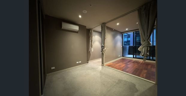 Comfortable Two-Bedroom Apartment in the Istana Building - Photo 1