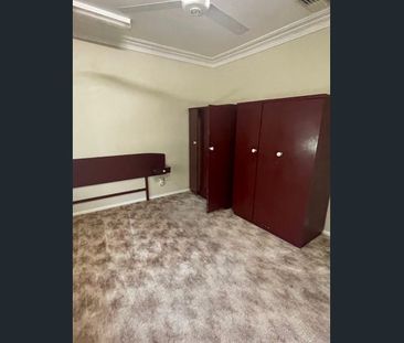 Prime Location! - Photo 4