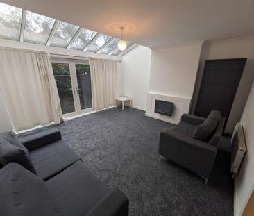 4 bedroom private hall to rent - Photo 2