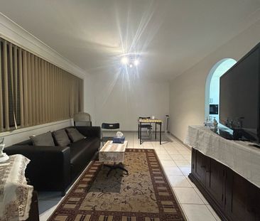 Cozy Family Home in a Hassle Free Location! - Photo 6