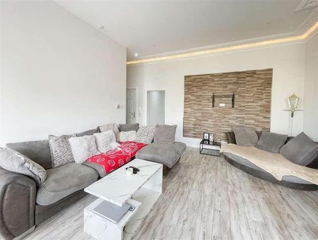 Compton Street, Eastbourne, BN21 - Photo 2