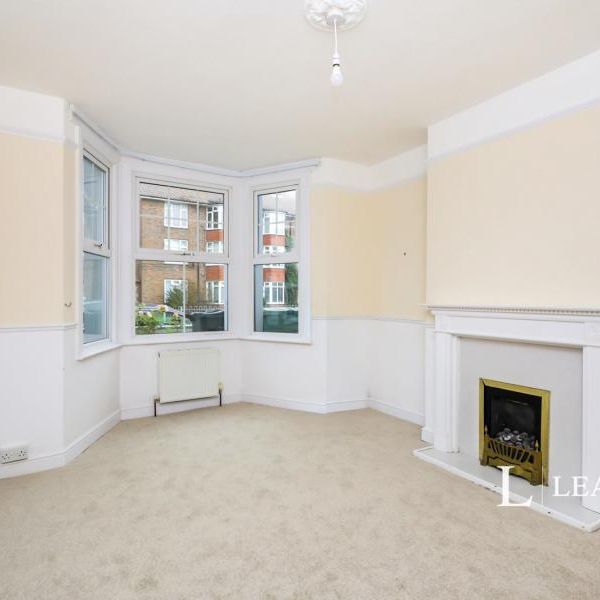 2 bedroom house to rent Redoubt Road, Eastbourne, BN22 - Photo 1