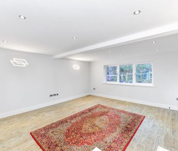 6 Bed Detached House, Elm Bank, NG3 - Photo 3