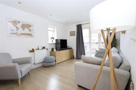 Buckingham Road, Epping, CM16 - Photo 5