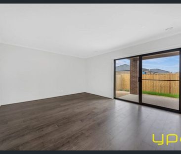 Modern 3-Bedroom Family Home in a Quiet Clyde Location - Photo 1