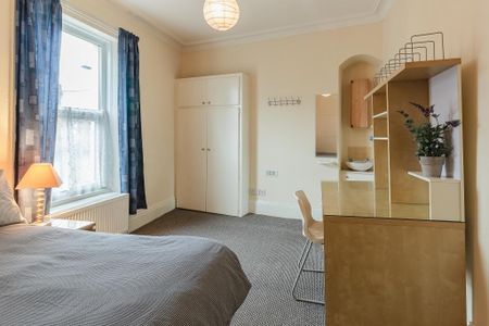 1 bedroom in a house share to rent - Photo 3