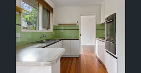 Spacious Family Home! - Photo 2