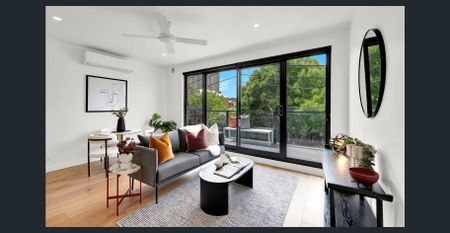 Stylish Inner-City Living with Leafy Outlook - Photo 3