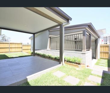 Modern Family Living in a Convenient Elderslie Location - Photo 3