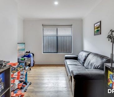 Family Comfort & Entertainer's Delight – Poolside Living in Banksia... - Photo 1