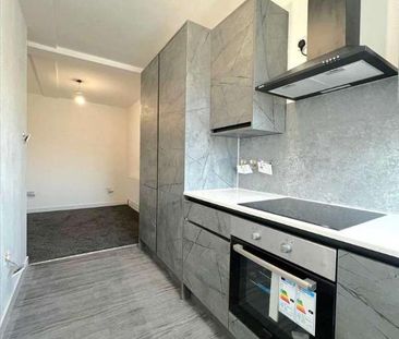 Queen Street, Gravesend, DA12 - Photo 2