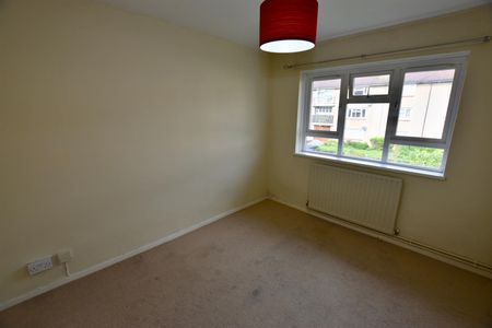 Packington Avenue, Allesley Village, Coventry - Two Bedroom Top Floor Flat - Photo 2