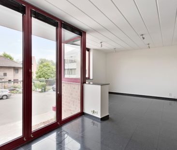 Woning met 3 slpks, tuin en autostaanplaats in rustige buurt - Photo 1