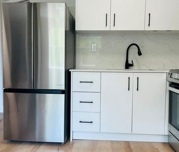 For Lease - 2961 Lakeshore Boulevard Unit# 3, Toronto, Ontario - Photo 2