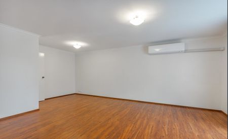 6 Camfield Place, Florey ACT 2615 - House For Rent | Domain - Photo 2