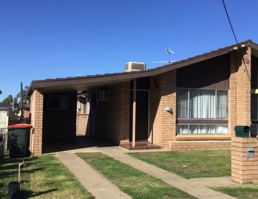 SOUTH TAMWORTH - Spacious Duplex with Yard - Photo 1