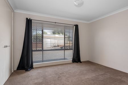 Spacious 4x1 Home In Hannans - Photo 5