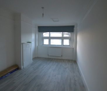 Flat to rent on - Photo 3