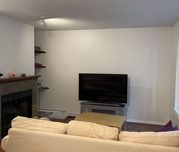3000 Atlin Place town house — Coquitlam, BC (3-Bedroom) - 3 Bedroom - Photo 2