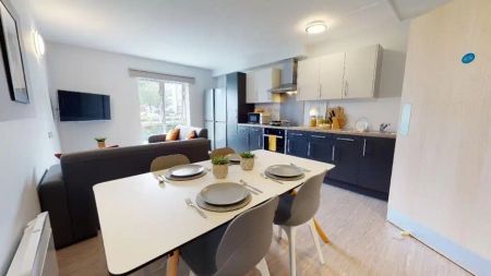 Silver En Suite - Photo 2