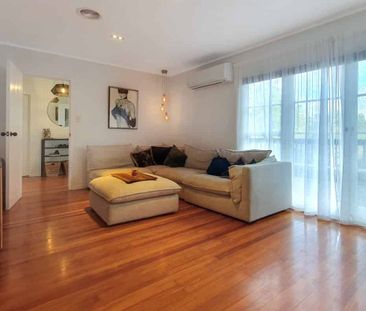 Birkenhead 4 bdrm/2 bthrm with elevated tree top views! - Photo 2