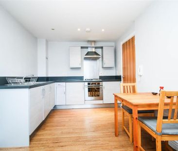 Studio to rent - Photo 6