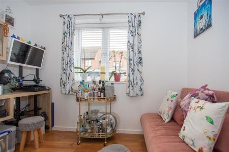 4 bedroom terraced house to rent - Photo 3