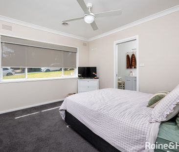 FANTASTIC FAY - Photo 5