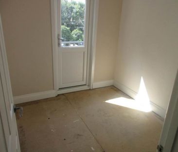 2 bedroom maisonette to rent - Photo 3
