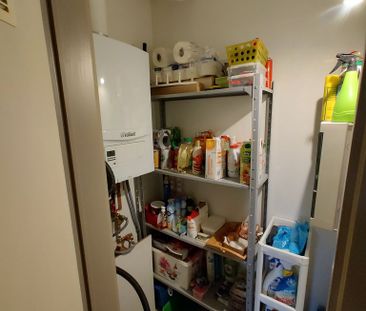 Appartement centraal gelegen nabij openbaar vervoer en E40. - Photo 3