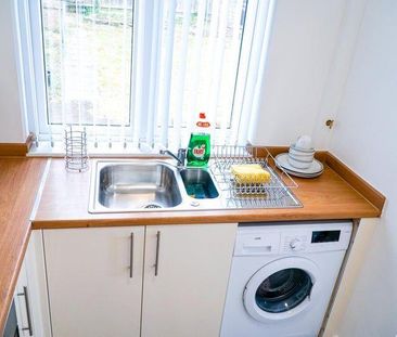 1 bedroom in a house share to rent - Photo 5