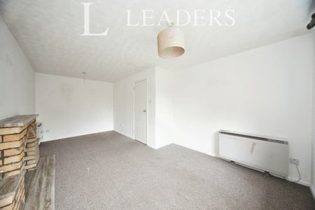 2 bedroom apartment to rent Tennyson Avenue, Houghton Regis, Dunstable, Bedfordshire, LU5 - Photo 2