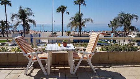 2 room luxury Flat for rent in Nerja, Spain - Photo 4