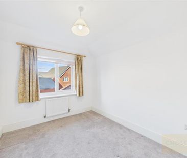 4 bedroom detached house to rent - Photo 4