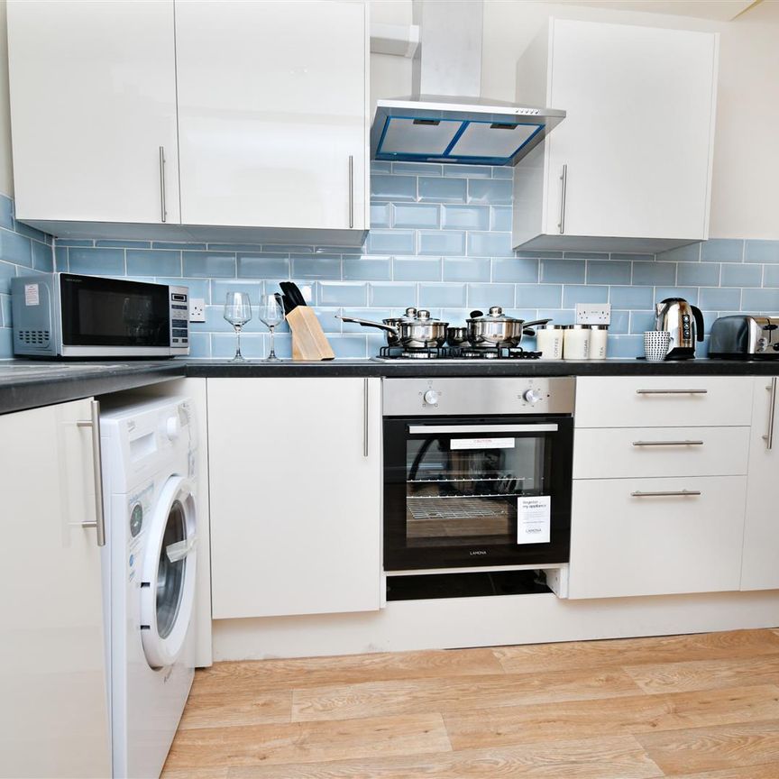 1 bed house to rent in Prestwich Street, Burnley, BB11 - Photo 1