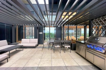 For Lease - 30 Inn On The Park Drive Unit# 423, Toronto, Ontario - Photo 3