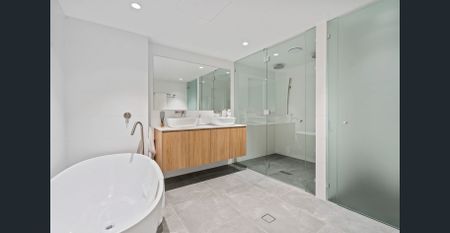 1601/90 Berrima Street, Wynnum, Qld 4178 - Photo 2