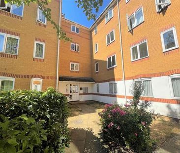 Ascot Court, GU11 - Photo 5