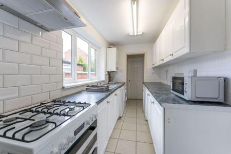 5 bedroom terraced house to rent - Photo 5
