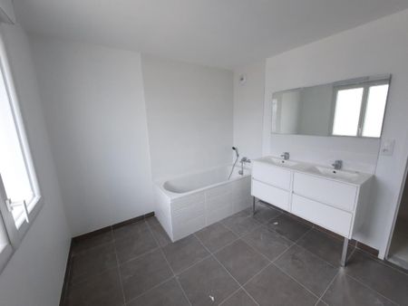 Maison T6 à louer Guignen - 122 m² - Photo 4