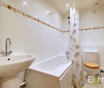 4 bedroom terraced house to rent - Photo 2