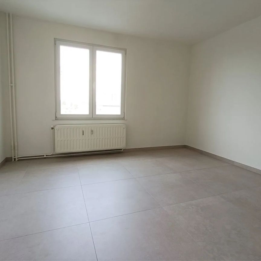 VOLLEDIG VERNIEUWD APPARTMENT IN HET CENTRUM - Photo 1
