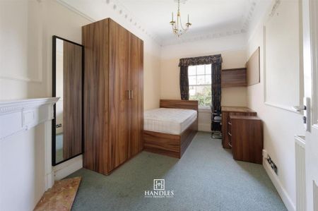 9 bedroom flat to rent - Photo 5